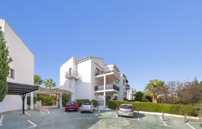 Resale - Apartment - Ground Floor Apartment - Marbella - Nueva Andalucia