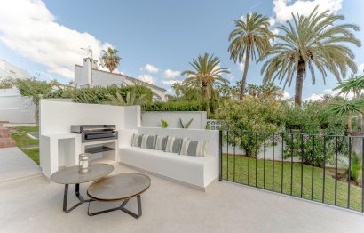 Resale - House - Detached Villa - Marbella - Río Real