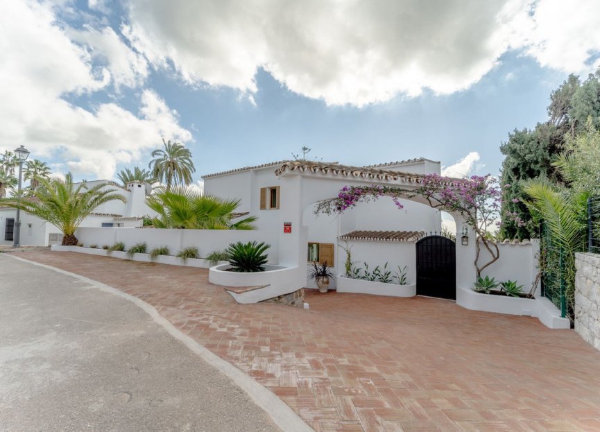 Resale - House - Detached Villa - Marbella - Río Real