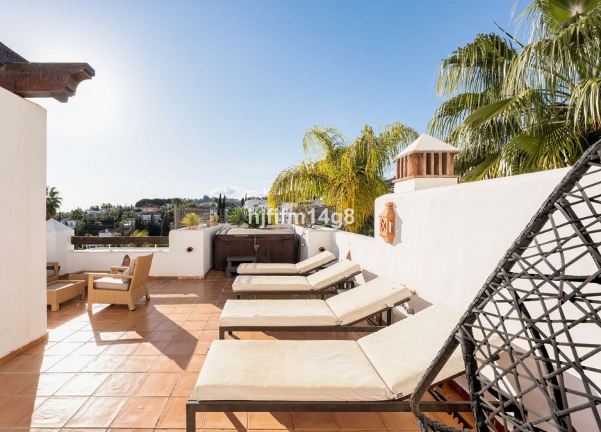 Resale - Apartment - Penthouse - Marbella - Nueva Andalucia