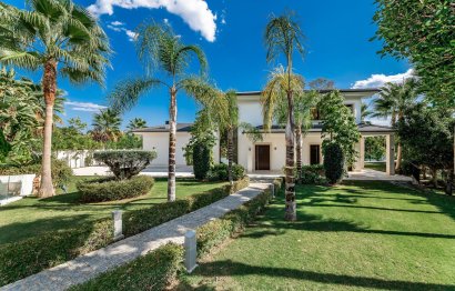 Resale - House - Detached Villa - Marbella - Nueva Andalucia