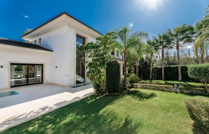 Resale - House - Detached Villa - Marbella - Nueva Andalucia