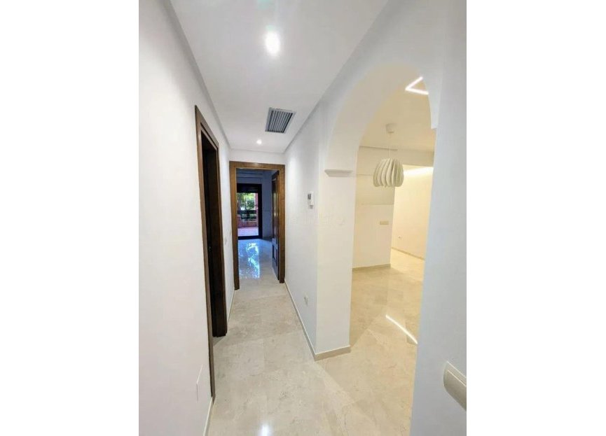 Resale - Apartment - Ground Floor Apartment - Marbella - El Rosario