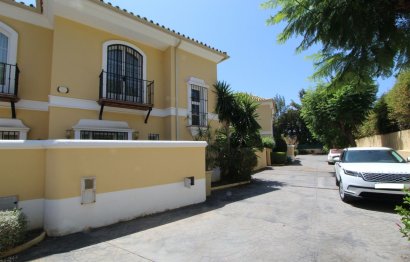 Resale - House - Semi-Detached House - Marbella - Elviria