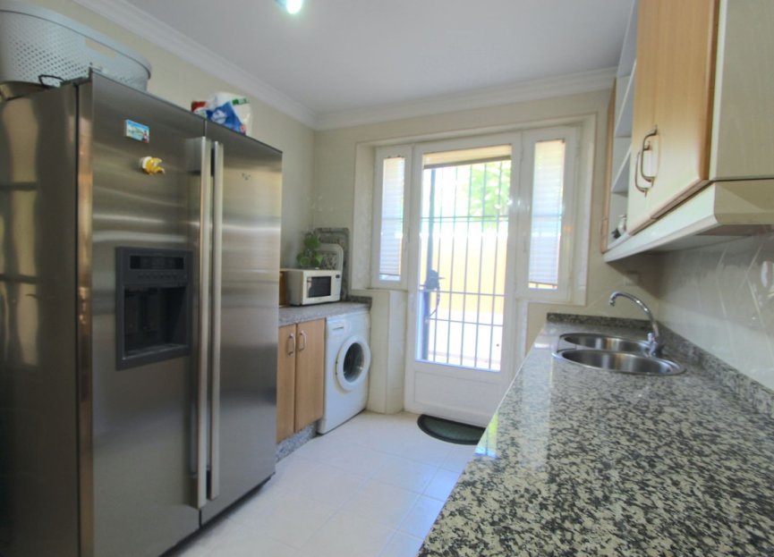 Resale - House - Semi-Detached House - Marbella - Elviria