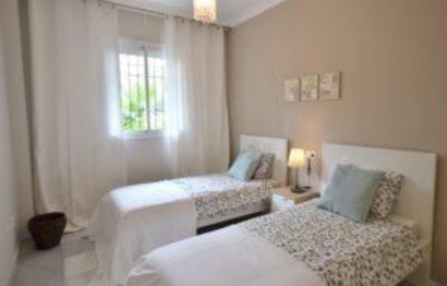 Resale - Apartment - Middle Floor Apartment - Marbella - Nueva Andalucia