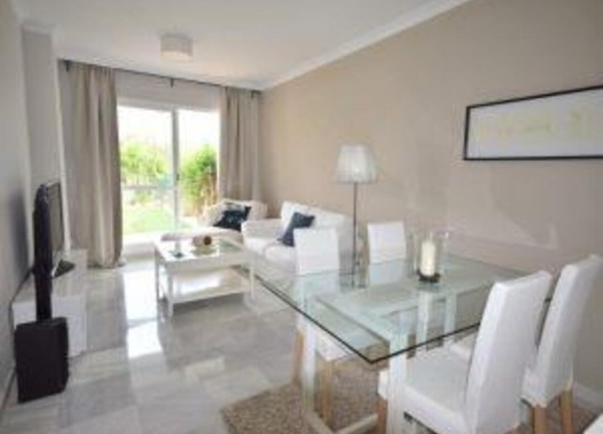 Resale - Apartment - Middle Floor Apartment - Marbella - Nueva Andalucia