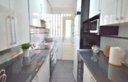 Resale - Apartment - Middle Floor Apartment - Marbella - Nueva Andalucia