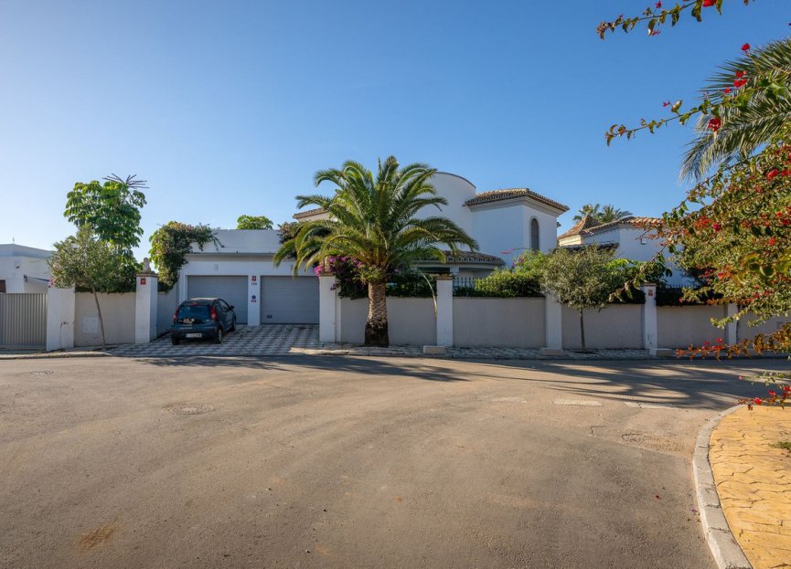 Resale - House - Detached Villa - Marbella - Marbesa