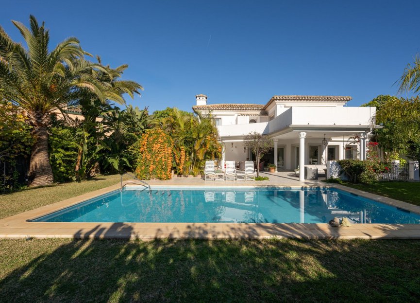 Resale - House - Detached Villa - Marbella - Marbesa