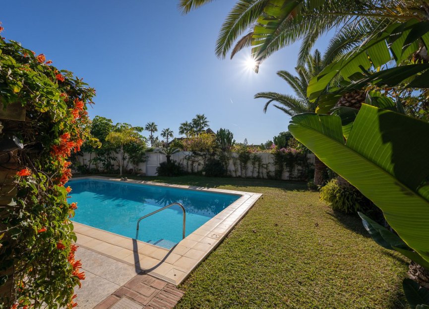 Resale - House - Detached Villa - Marbella - Marbesa