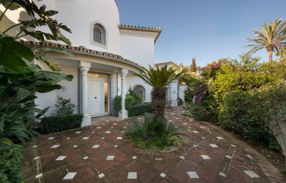 Resale - House - Detached Villa - Marbella - Marbesa