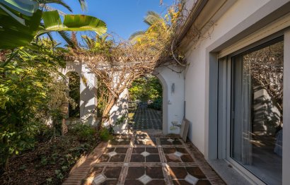 Resale - House - Detached Villa - Marbella - Marbesa