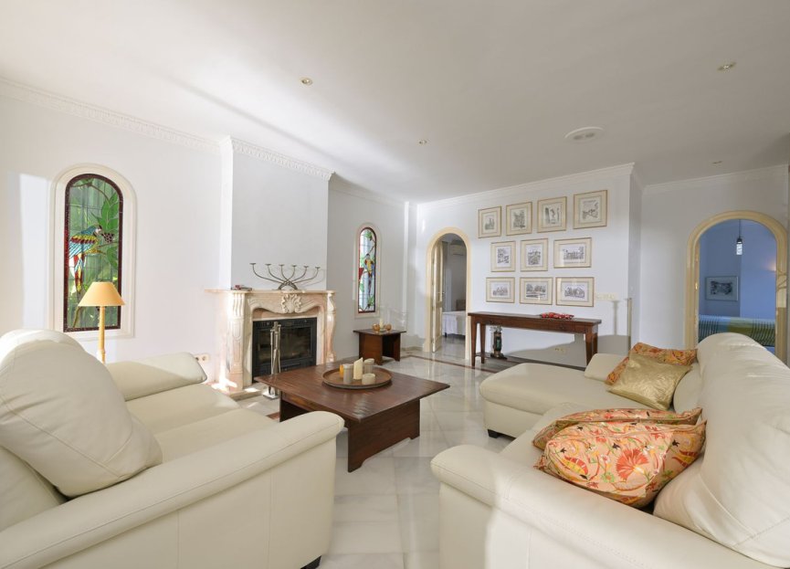 Resale - House - Detached Villa - Marbella - Marbesa