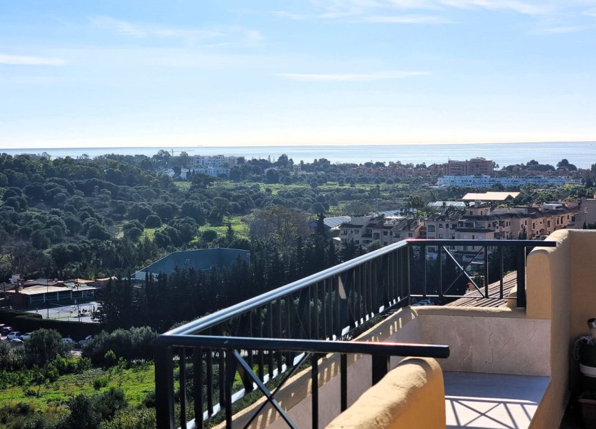 Resale - Apartment - Top Floor Apartment - Estepona - Estepona Centro