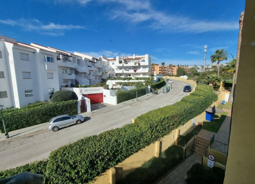 Resale - Apartment - Top Floor Apartment - Estepona - Estepona Centro