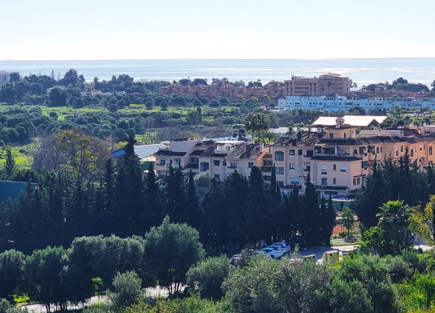 Resale - Apartment - Top Floor Apartment - Estepona - Estepona Centro