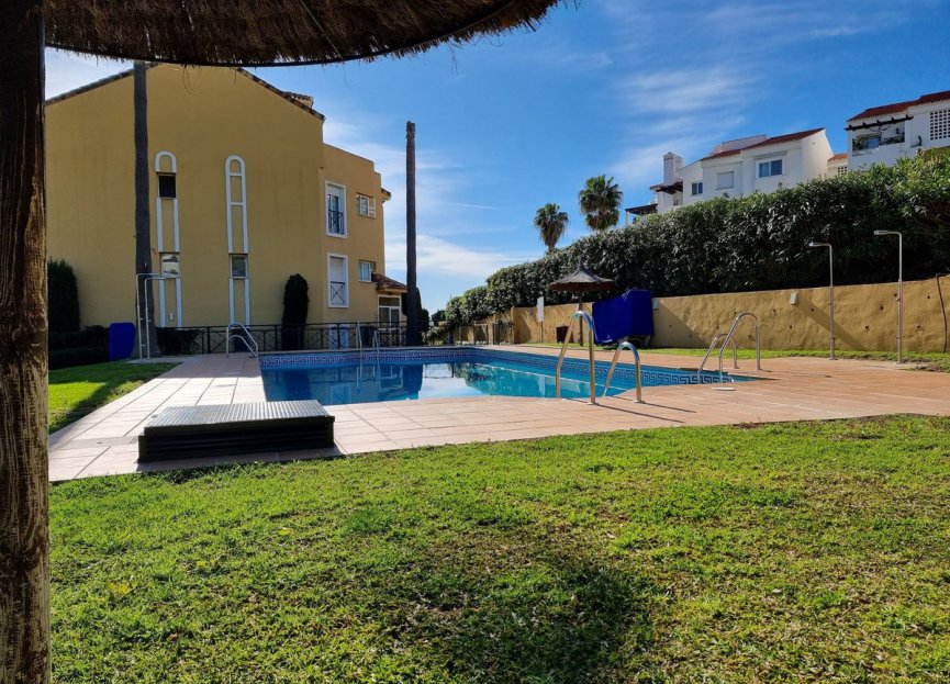 Resale - Apartment - Top Floor Apartment - Estepona - Estepona Centro