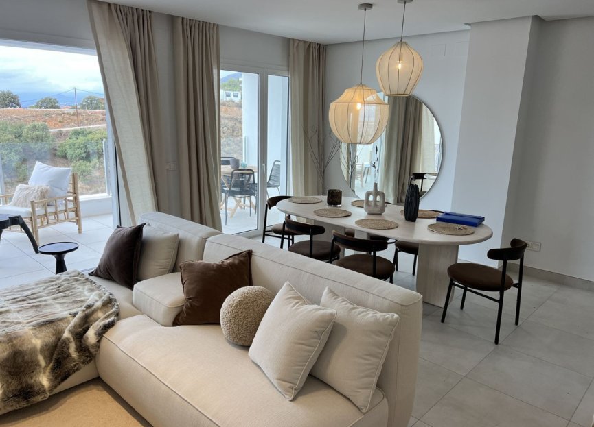 Resale - Apartment - Middle Floor Apartment - Marbella - Altos de los Monteros