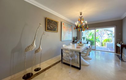 Resale - House - Townhouse - Marbella - Nueva Andalucia