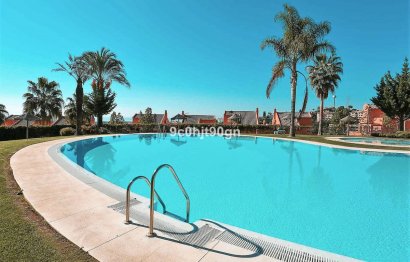 Resale - Apartment - Middle Floor Apartment - Marbella - Elviria