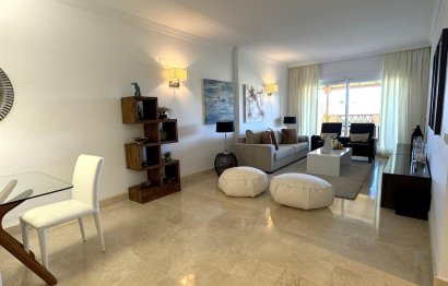 Resale - Apartment - Middle Floor Apartment - Marbella - Elviria