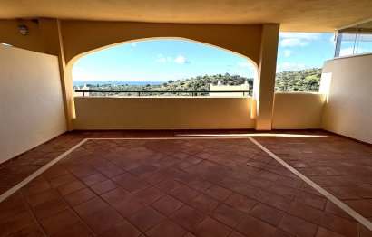 Resale - Apartment - Middle Floor Apartment - Marbella - Elviria