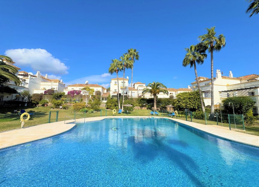 Resale - House - Townhouse - Estepona - Estepona Centro