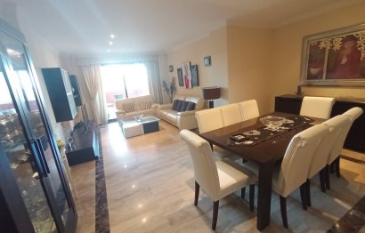 Resale - Apartment - Middle Floor Apartment - Estepona - Estepona Centro