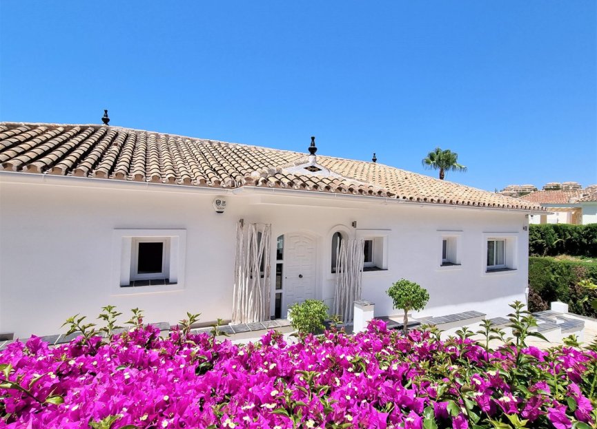 Resale - House - Detached Villa - Marbella - Elviria