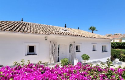 Resale - House - Detached Villa - Marbella - Elviria