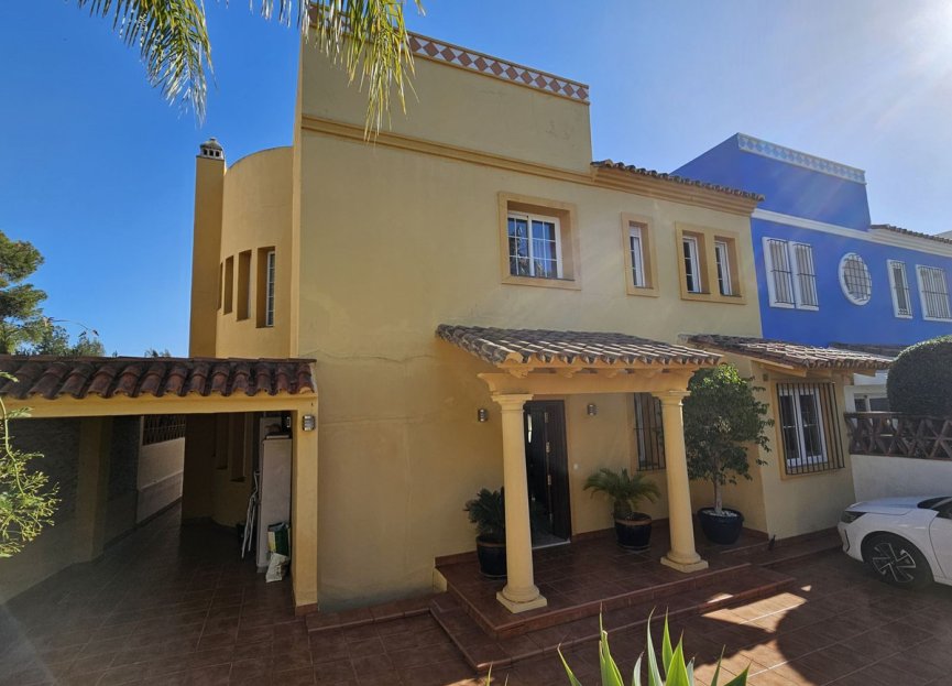 Resale - House - Semi-Detached House - Marbella - Guadalmina Alta