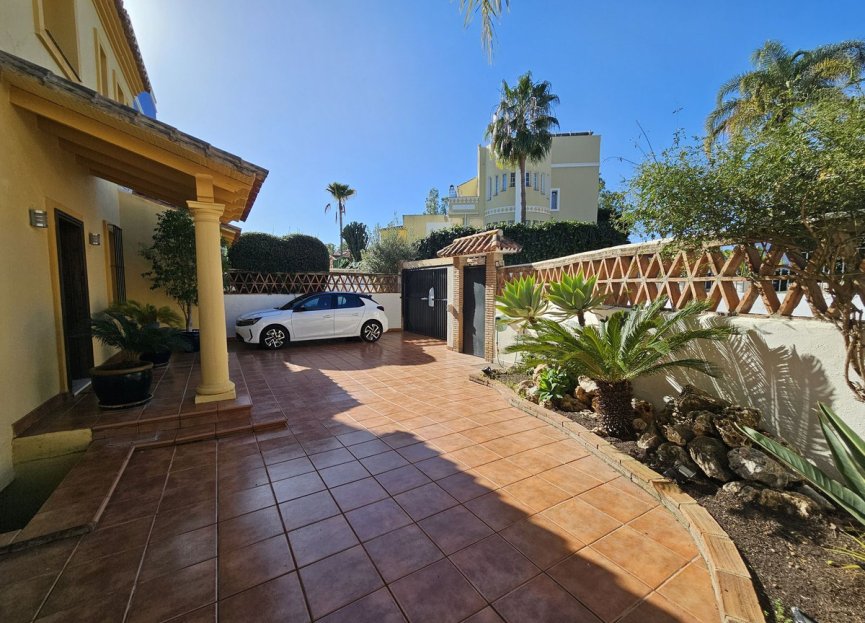 Resale - House - Semi-Detached House - Marbella - Guadalmina Alta