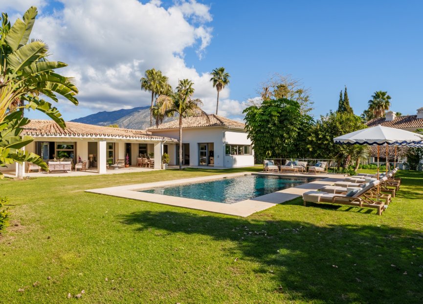 villa for sale in nueva andalucia, marbella with private pool, private garden