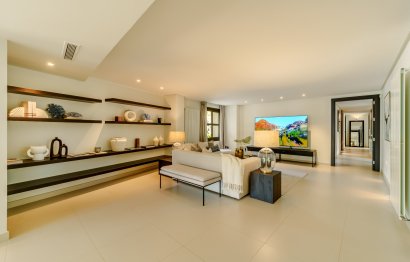 villa for sale in nueva andalucia, marbella, private pool, private garden,  near golf course, near beach