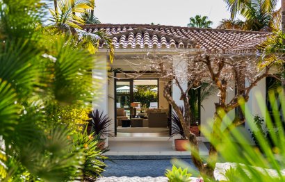 villa, bungalow for sale in nueva andalucia, marbella, private pool, private garden, near golf course, near beach