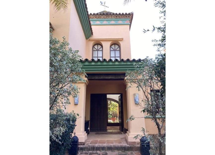 Resale - House - Detached Villa - Marbella - Marbesa