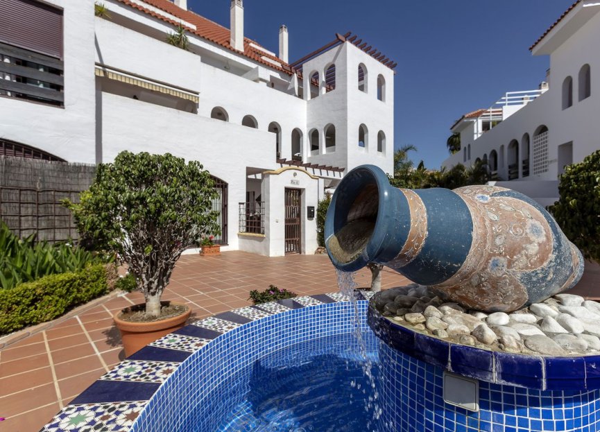 Resale - Apartment - Middle Floor Apartment - Marbella - Nueva Andalucia