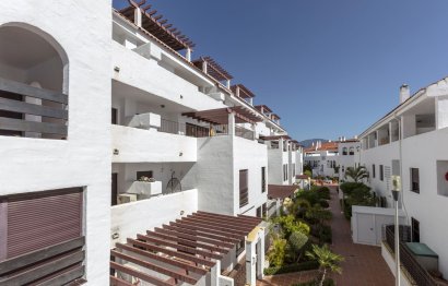 Resale - Apartment - Middle Floor Apartment - Marbella - Nueva Andalucia