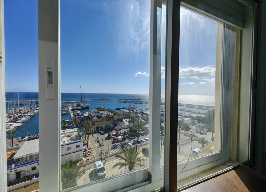 Resale - Apartment - Middle Floor Apartment - Estepona - Estepona Centro