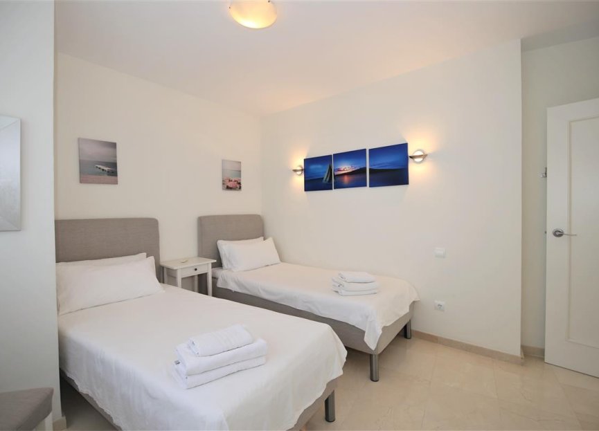 Reventa - Apartment - Middle Floor Apartment - Estepona - Estepona Centro