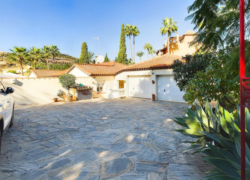 Resale - House - Detached Villa - Benahavís - Benahavís Centro