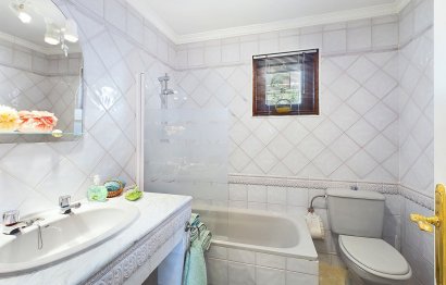 Resale - House - Detached Villa - Benahavís - Benahavís Centro