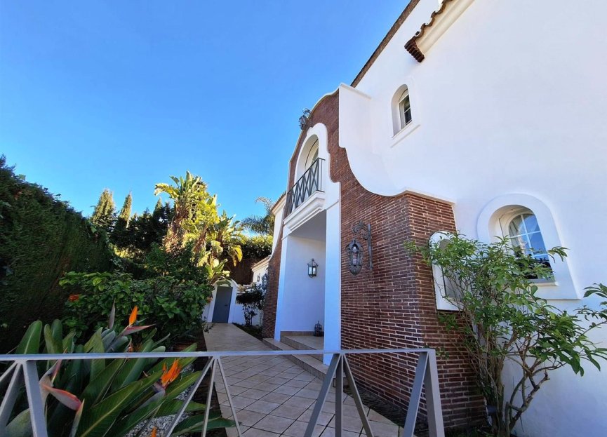 Resale - House - Detached Villa - Marbella - Puerto Banús