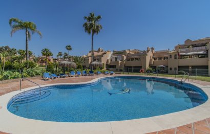 Resale - Apartment - Ground Floor Apartment - Estepona - Atalaya