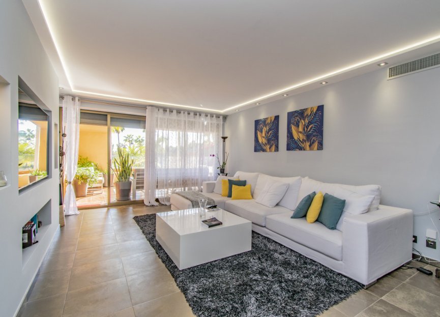 Resale - Apartment - Ground Floor Apartment - Estepona - Atalaya