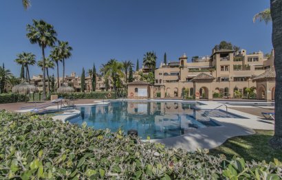 Resale - Apartment - Ground Floor Apartment - Estepona - Atalaya