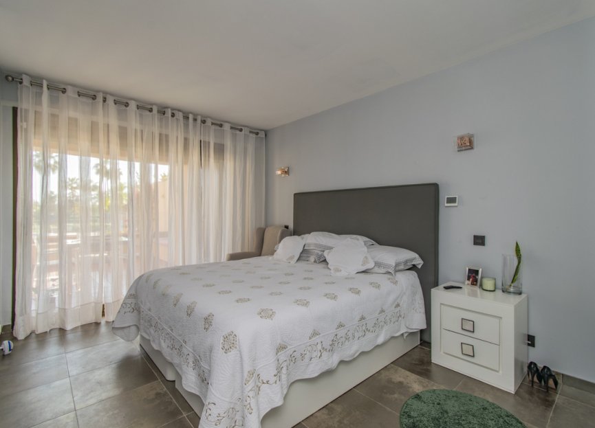 Resale - Apartment - Ground Floor Apartment - Estepona - Atalaya