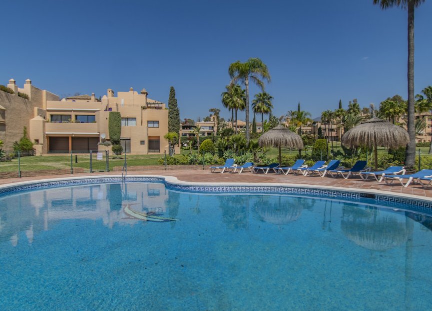 Resale - Apartment - Ground Floor Apartment - Estepona - Atalaya