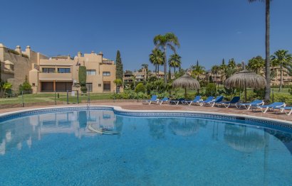 Resale - Apartment - Ground Floor Apartment - Estepona - Atalaya